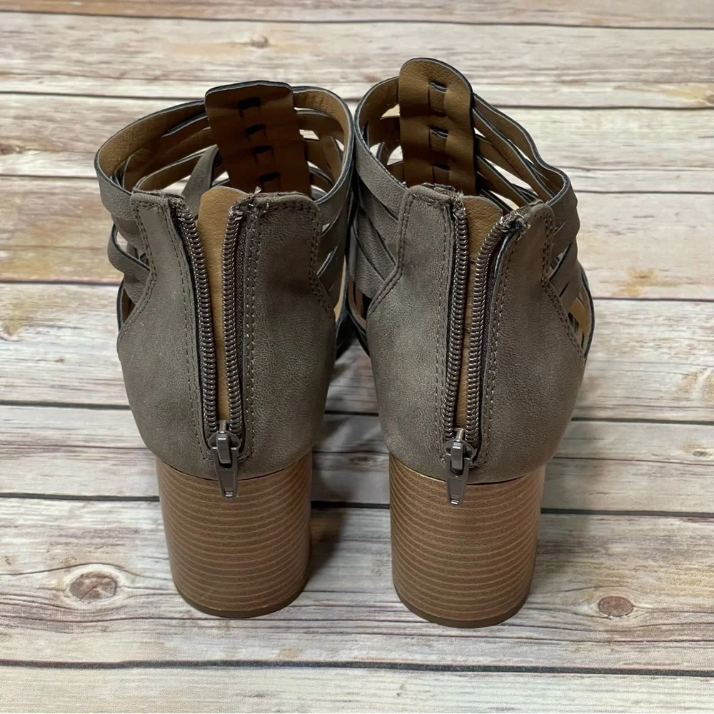 EDL Presents Pop Shiba Size 8.5 Mushroom Taupe Caged Block Heel Sandal (NIB) - Picture 5 of 12